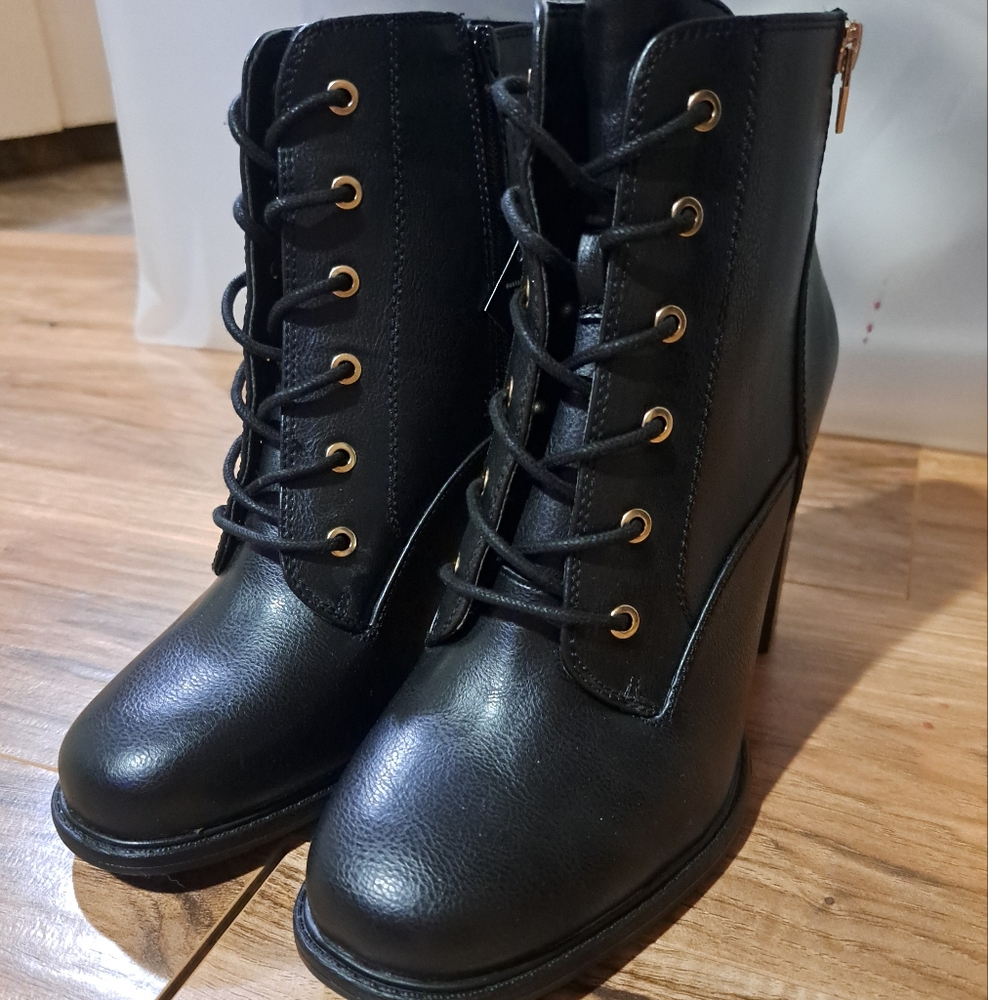 Women's Black Lace-Up Ankle Boots - Picture 2 of 3